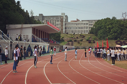 谈球吧第七届班团支部五四万米接力赛1