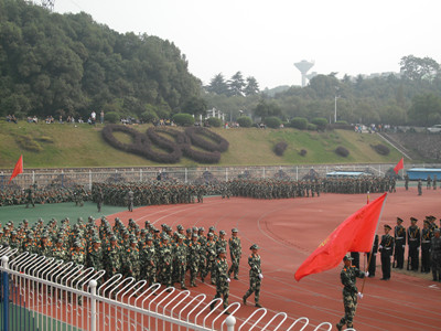 新生军训总结表彰大会之谈球吧方阵.jpg